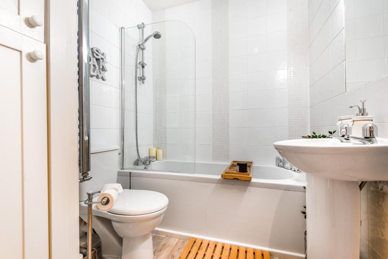 Chester City Centre Cottage, Sleeps 6 With Free Parking Eksteriør billede